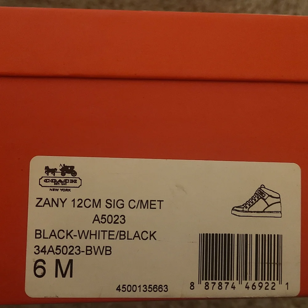 Coach - Picture 9 of 9